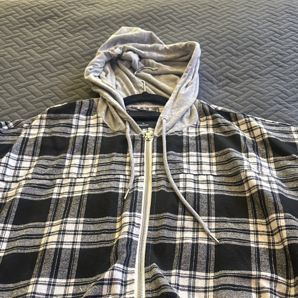New Look Black & White Plaid Zip-Up Hoodie with Gray Hood - Picture 3 of 11